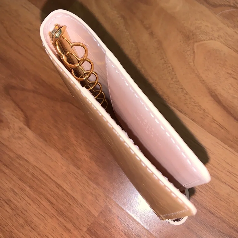 Authentic Louis Vuitton Marshmallow Vernis Leather Agenda